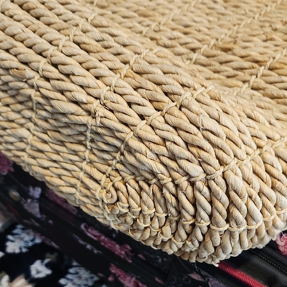 Handcrafted Beige Straw Tote Bag with Decorative Accents - Picture 3 of 4